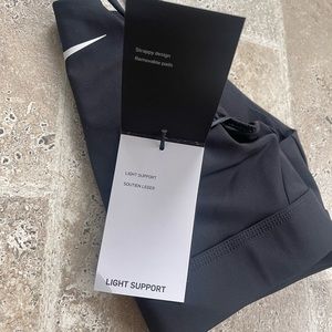 NIKE INDY BRA WITH DRI-FIT TECHNOLOGY (Light Support)